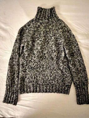 Express Women's Turtleneck Sweater XS Black Gray